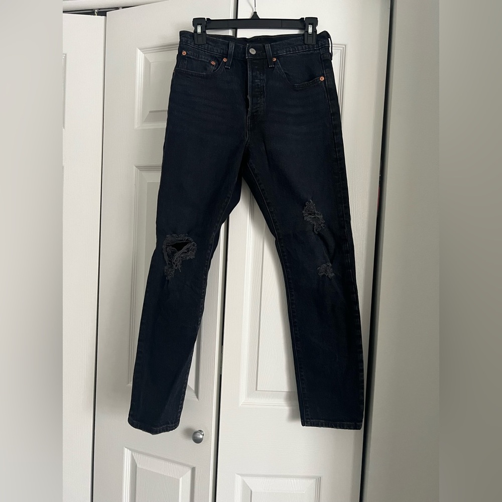 Levi Black ripped jeans